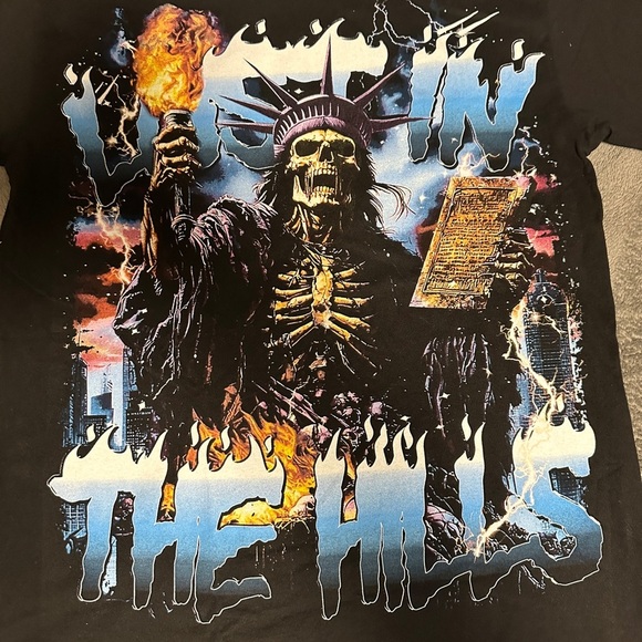 Lost Hills Liberty Black Graphic T-Shirt with Skeleton Design New - Picture 2 of 5